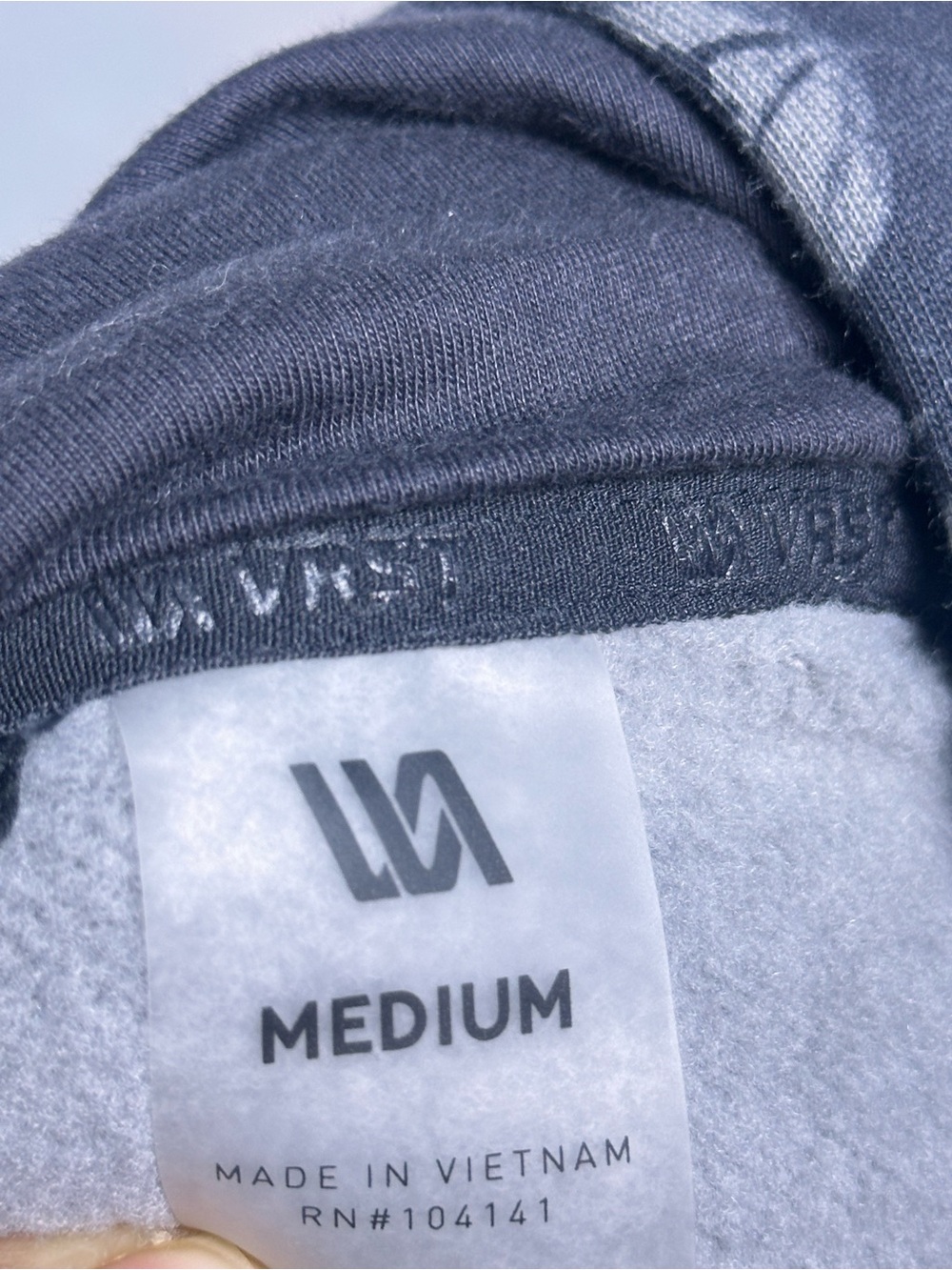 VRST Men's Classic Fleece Hoodie Monochromatic Floral Grey grey and black Medium - Picture 9 of 11